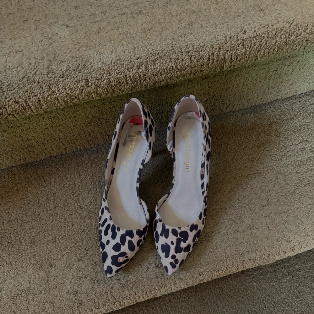 Jessica Simpson pumps